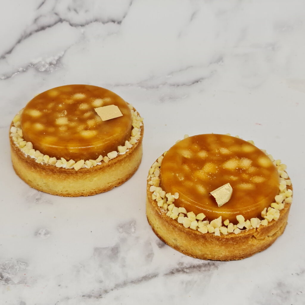 Tartelette Tatin Avec Dômes De Pommes Et Chantilly