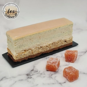 Gâteau pomme coing, vanille et noisette