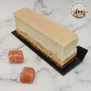 Gâteau pomme coing, vanille et noisette