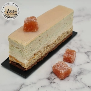 Gâteau pomme coing, vanille et noisette