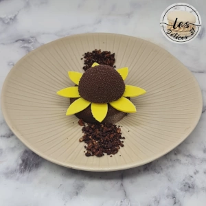 Entremet fleur poire noisette