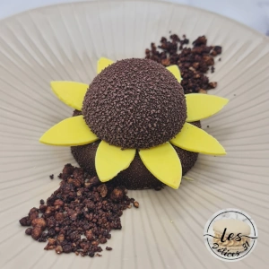 Entremet fleur poire noisette