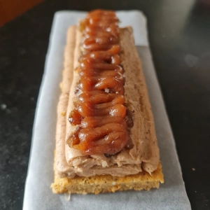 Bûche marron et vanille