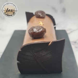 Bûche marron et vanille