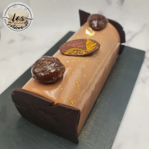 Bûche marron et vanille